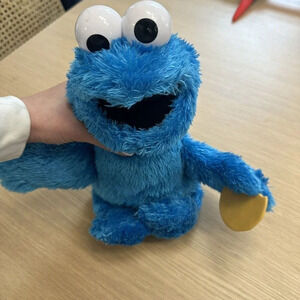 Hasbro Sesame Street TALKING COOKIE MONSTER W/ COOKIE 14" Plush STUFFED ANIMAL